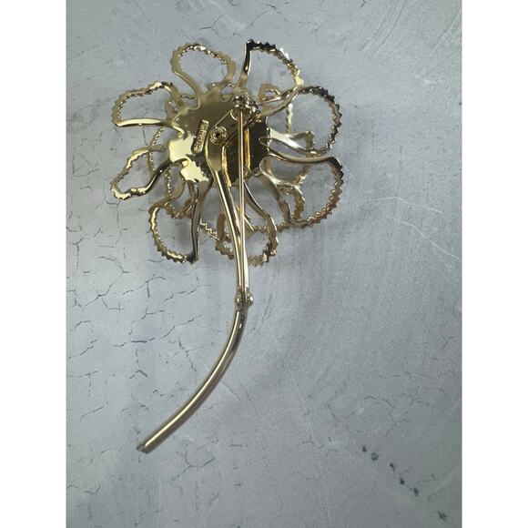 Vintage Sarah Coventry Aurora Borealis Flower Brooch Gold-Tone Open Petal MCM - Picture 3 of 7